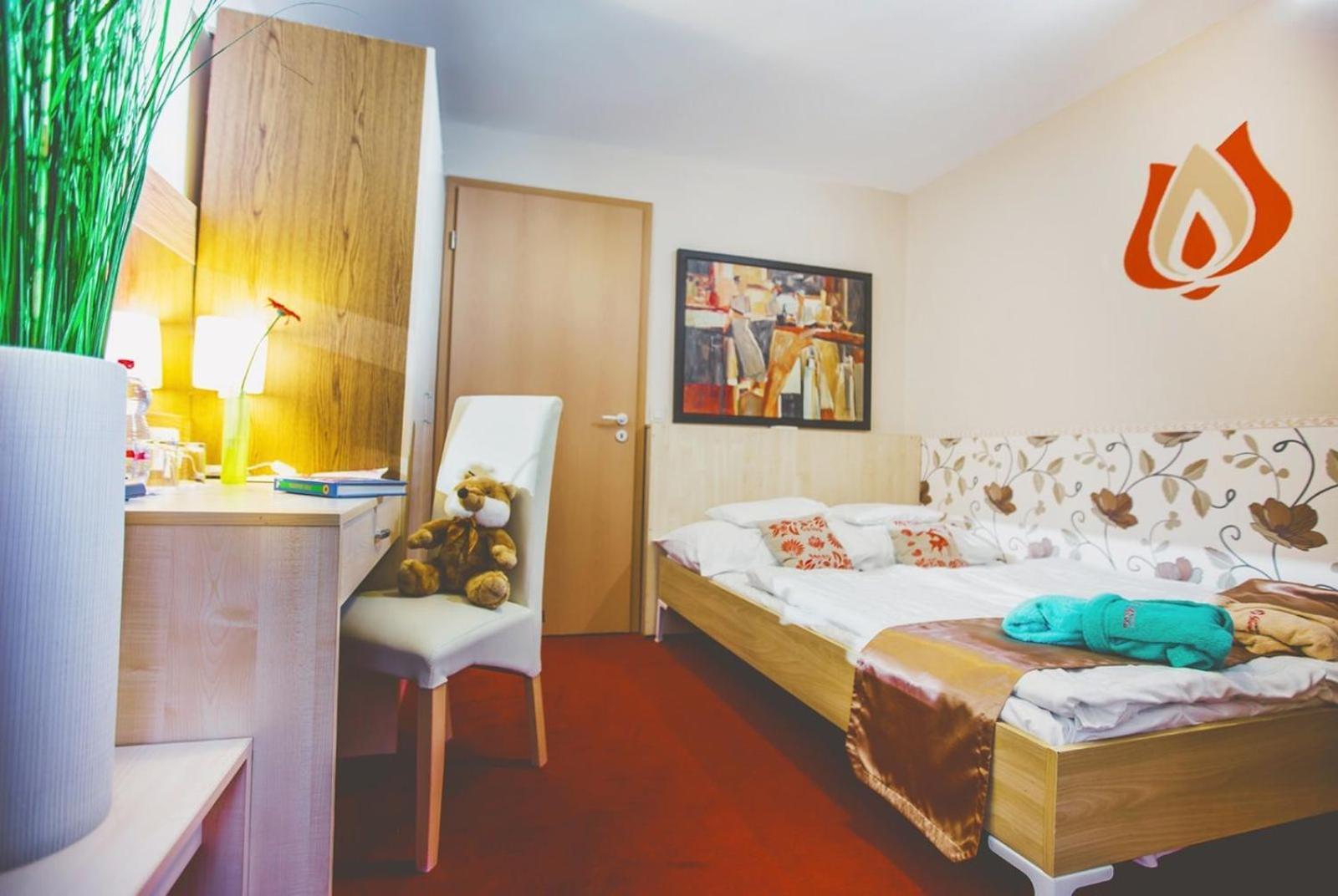 Hotel Piroska Bük Eksteriør billede